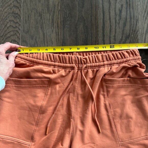 Athleta Drawstring Knit Shorts with Front Pockets - Picture 4 of 15